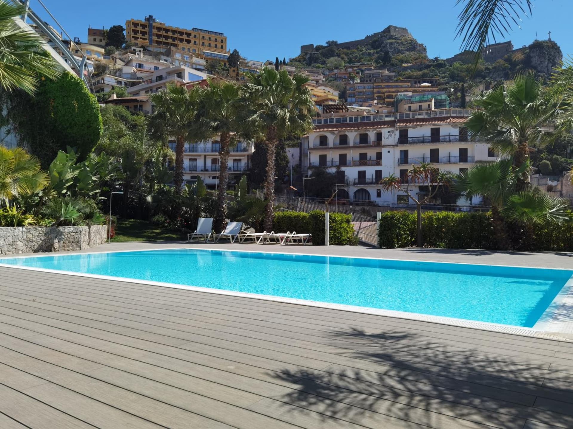 Minerva Apartment Azuria & Tulipan Apartment by Taormina Holidays