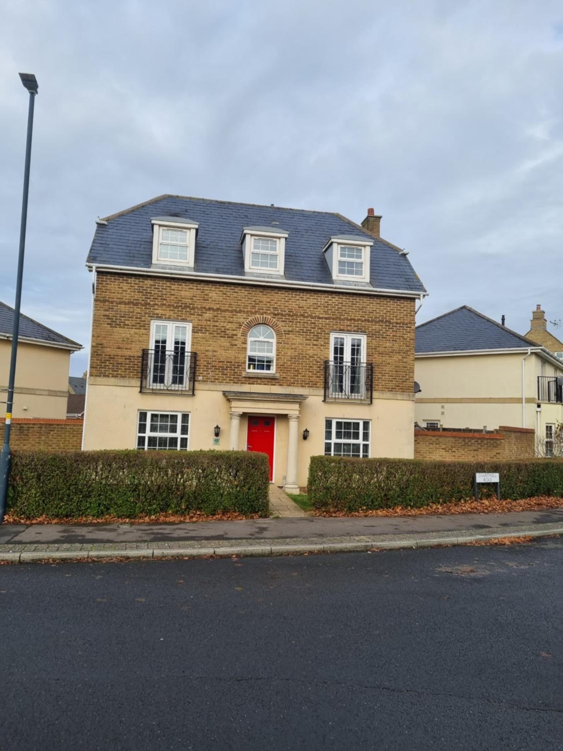 Swindon 6 deluxe doubles 2 with en suite in large house - No Pets