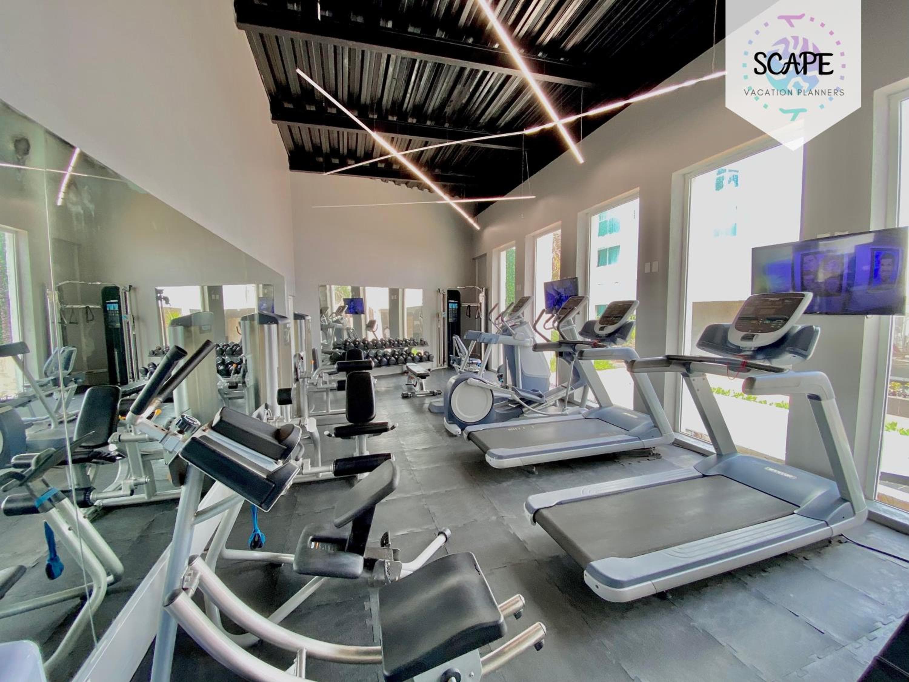 Ocean View Modern Condo & Luxury Amenities