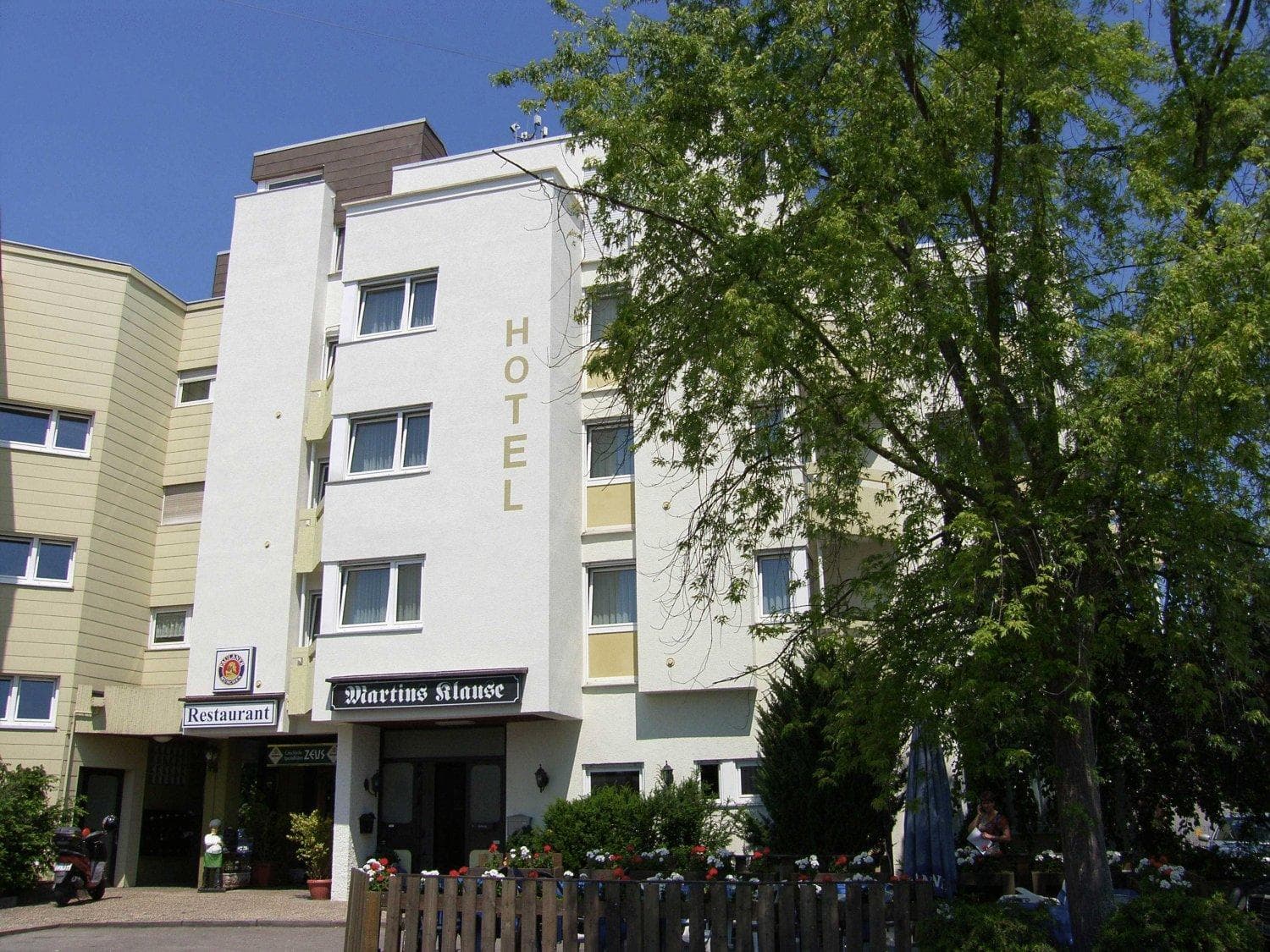 Martins Klause Airport Messe Hotel - Air Conditioning - Self Check-In available