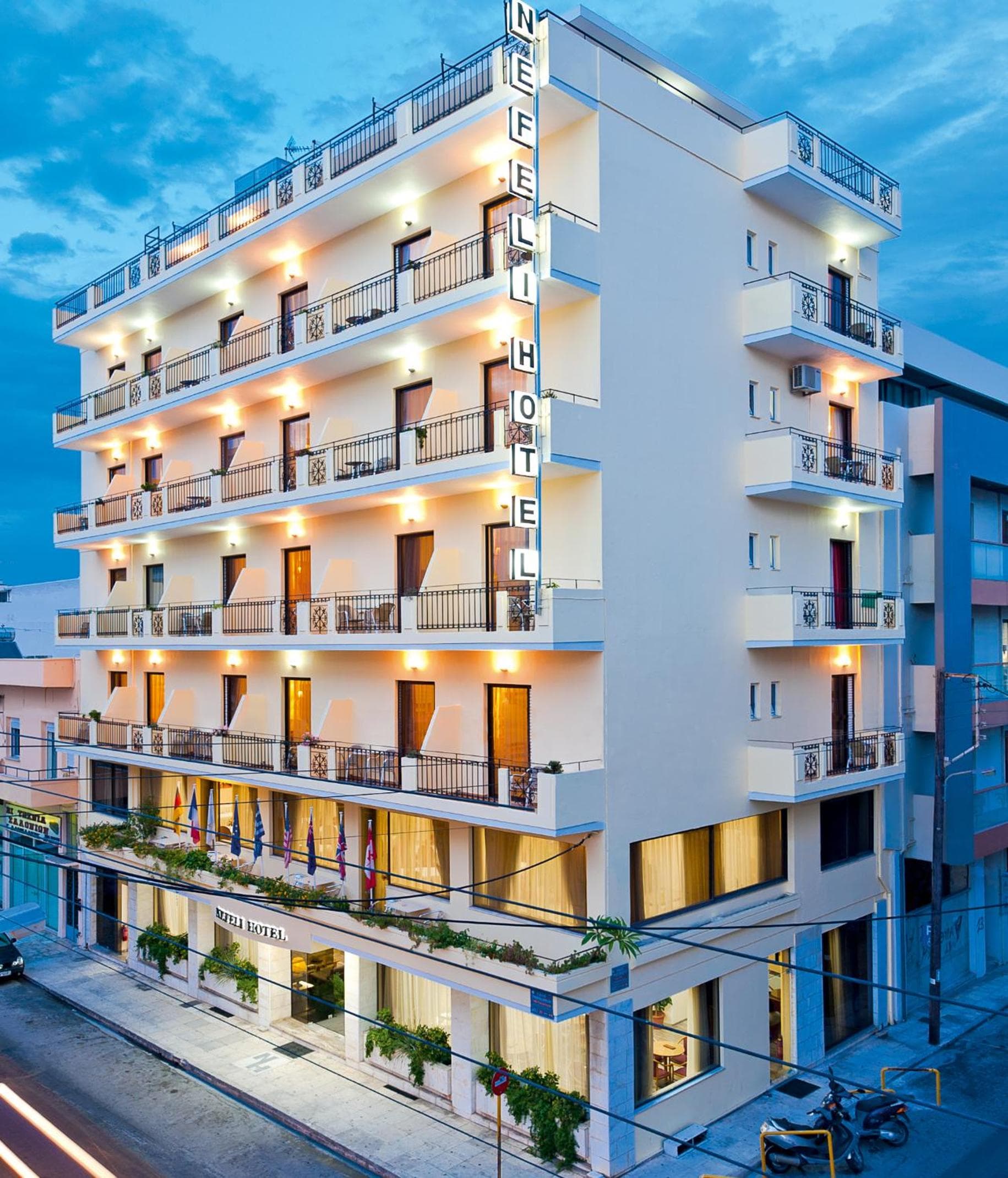 Chrispy City Living ex Nefeli