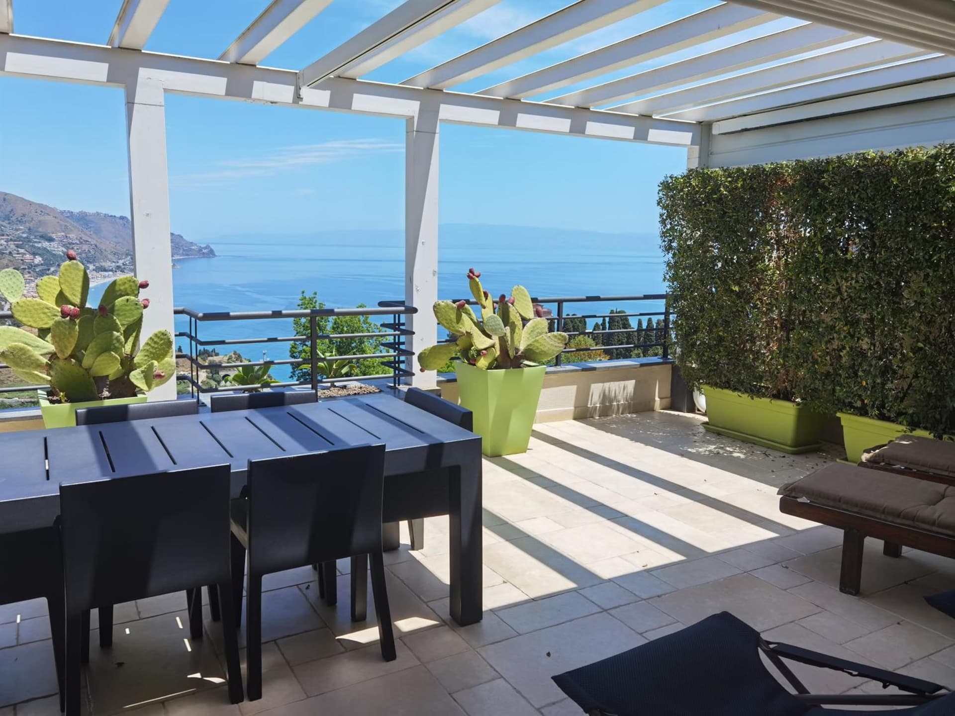 Taormina Romantic Apartment by Taormina Holidays