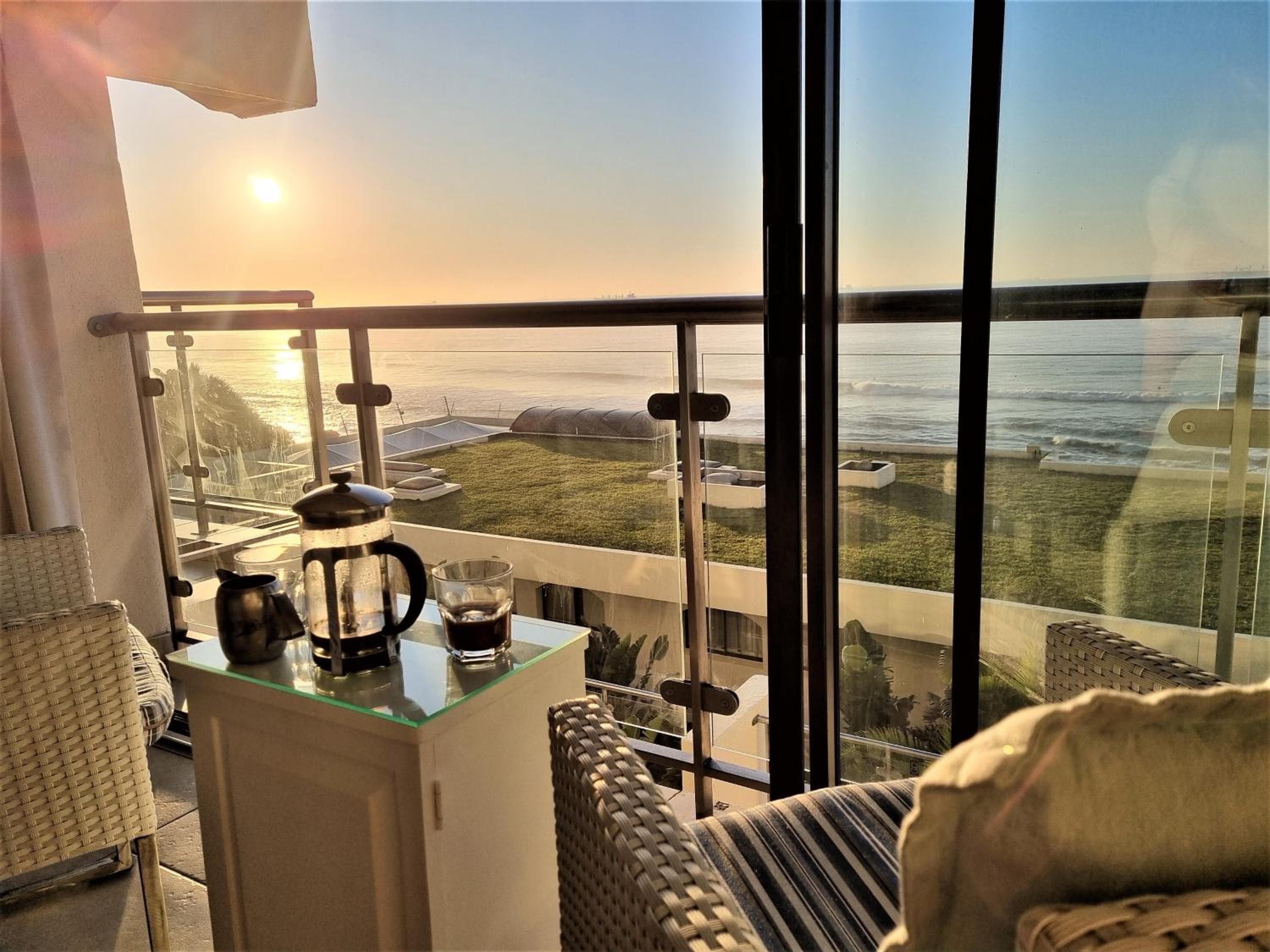 405 Bermudas - by Stay in Umhlanga