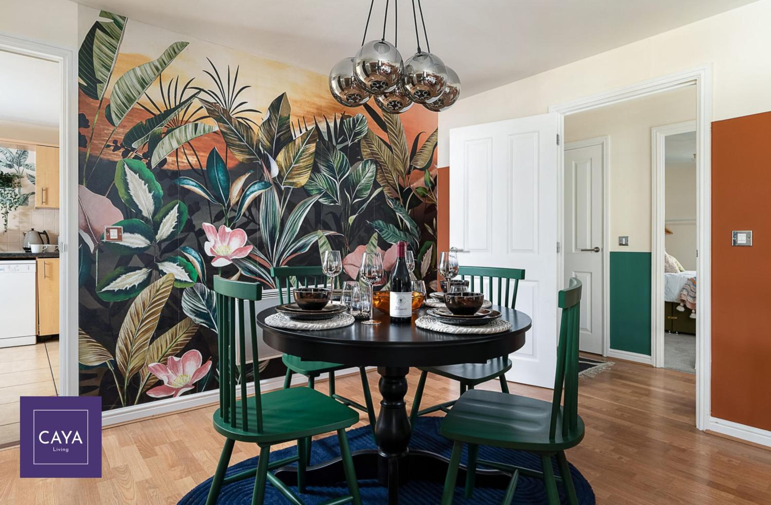 CAYA Living 3BR Apartment in Central Windsor Berkshire - Legoland - Windsor Castle - Lapland UK - Heathrow Sleeps 6 - Private Gated Parking