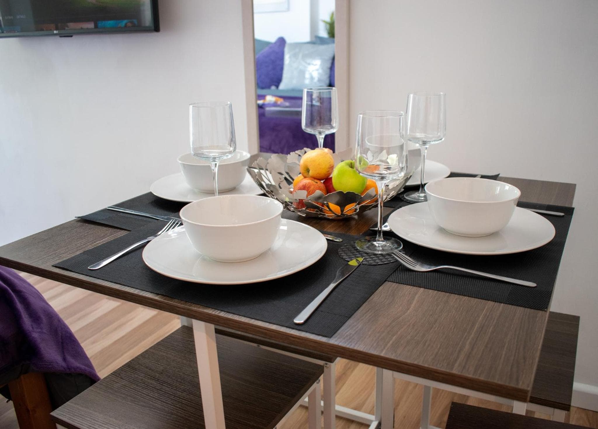 121 Studio - Apartment with Kitchen, Terrace, Stansted Airport Shuttle