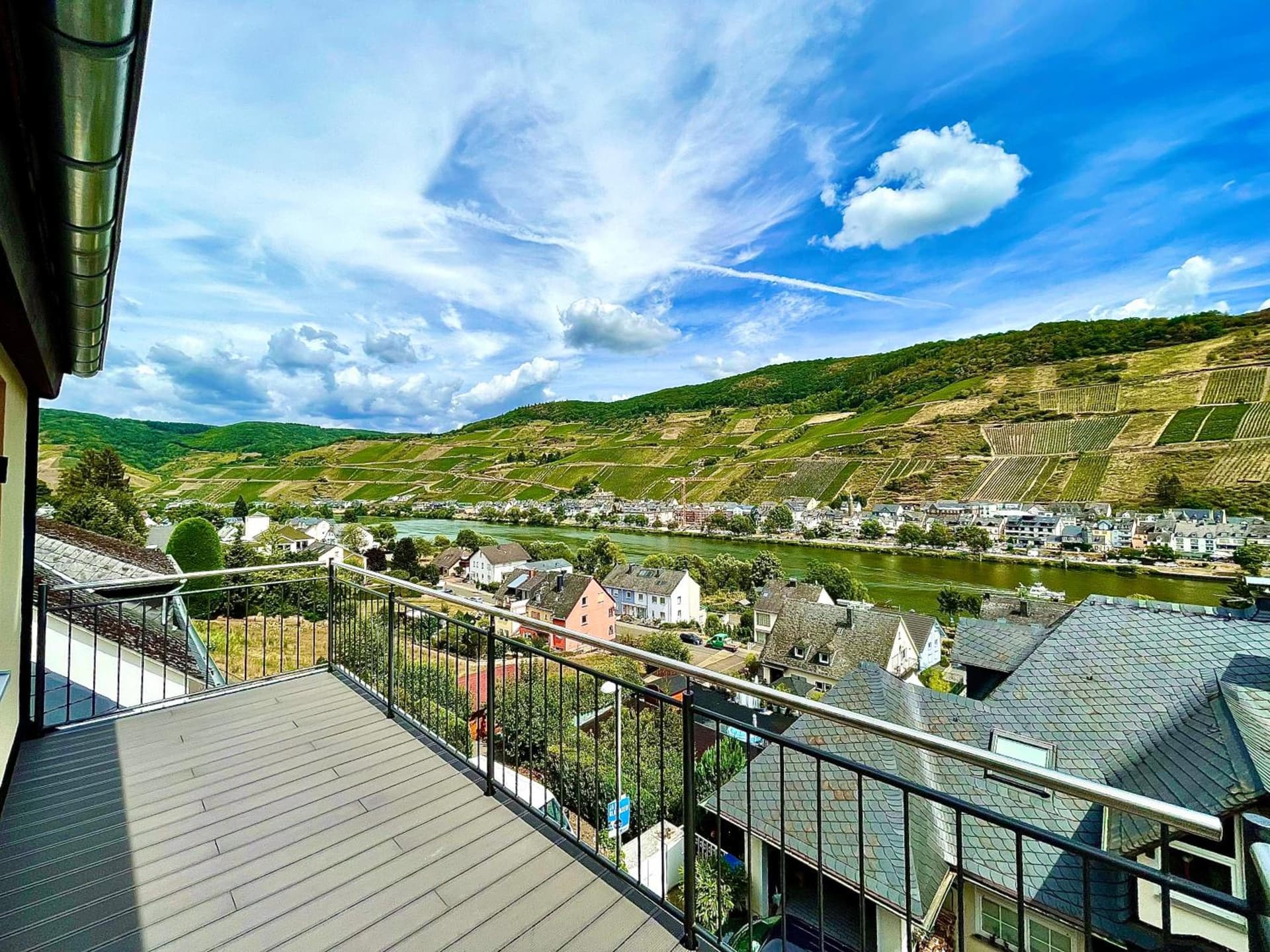 Sky Apartment, Sauna, Blick zur Mosel, großer Balkon, Kaffeemaschine, Smart TV