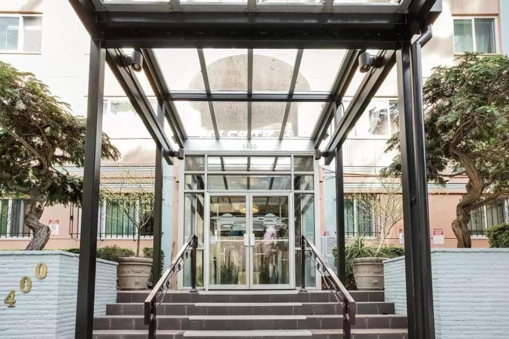 2BR Downtown Convention Center Near Attractions