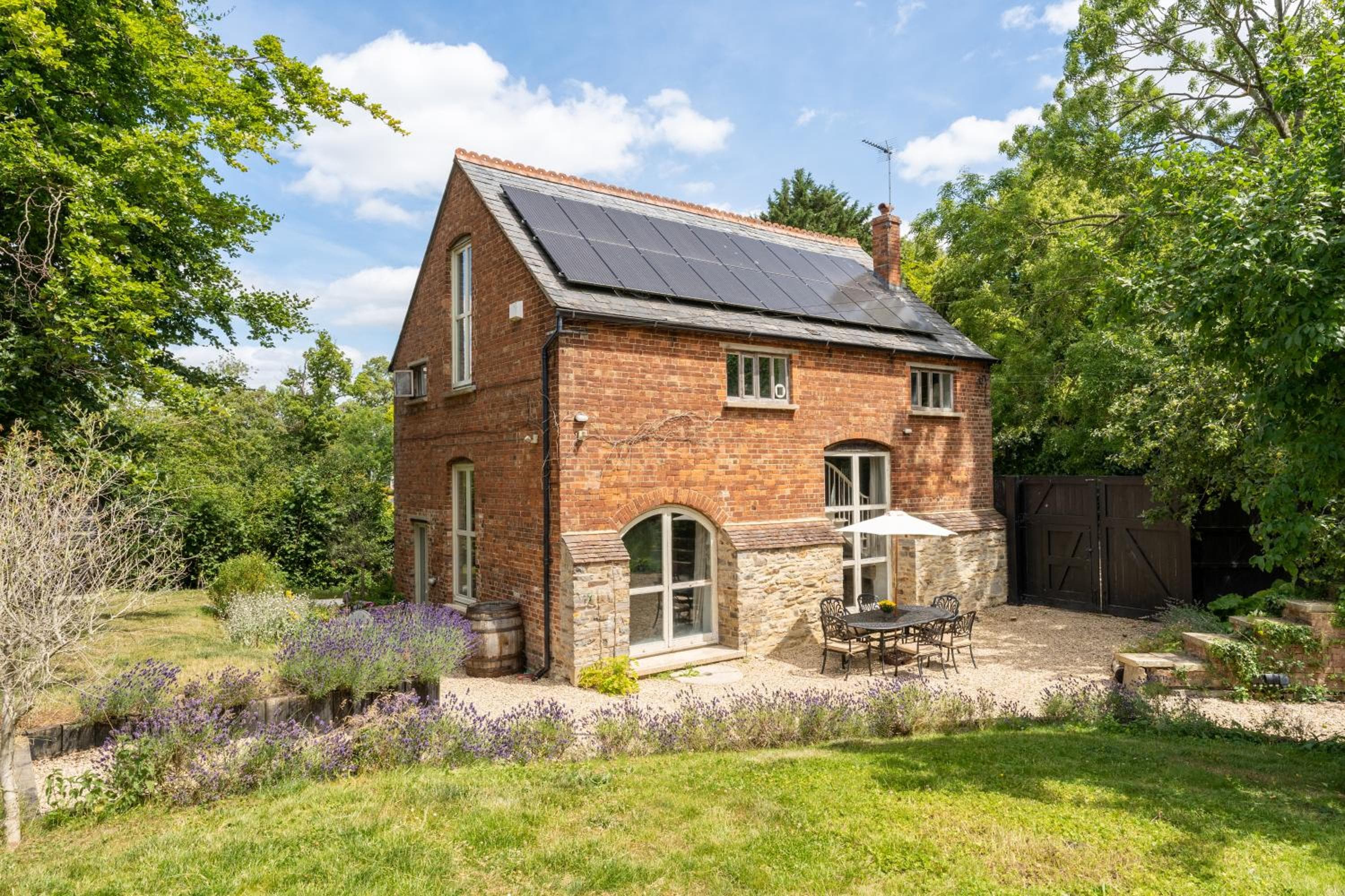 Boddington Mill, Enchanting 3 Bdr Retreat by Oriri