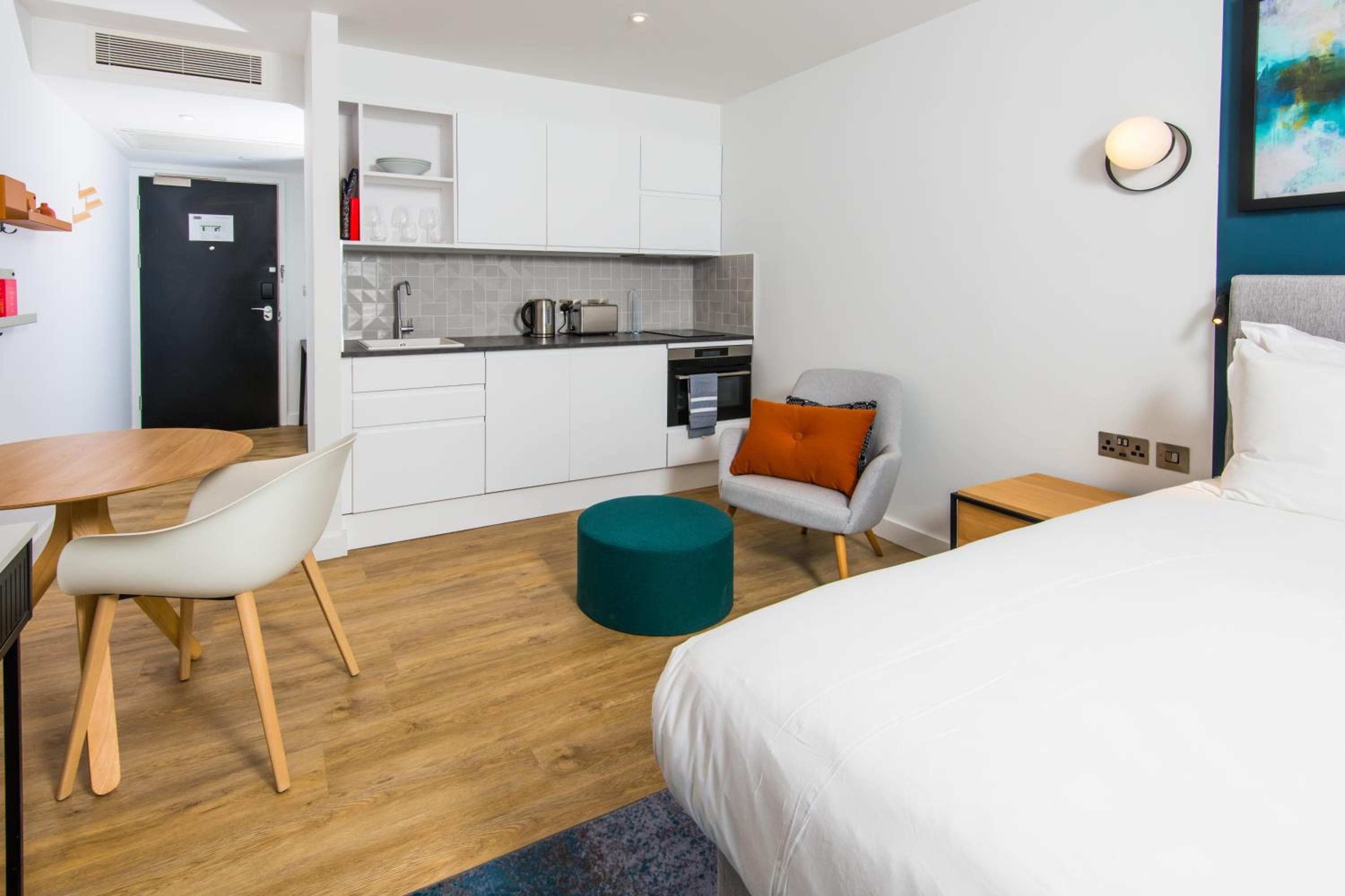 Staybridge Suites - Cardiff by IHG 3