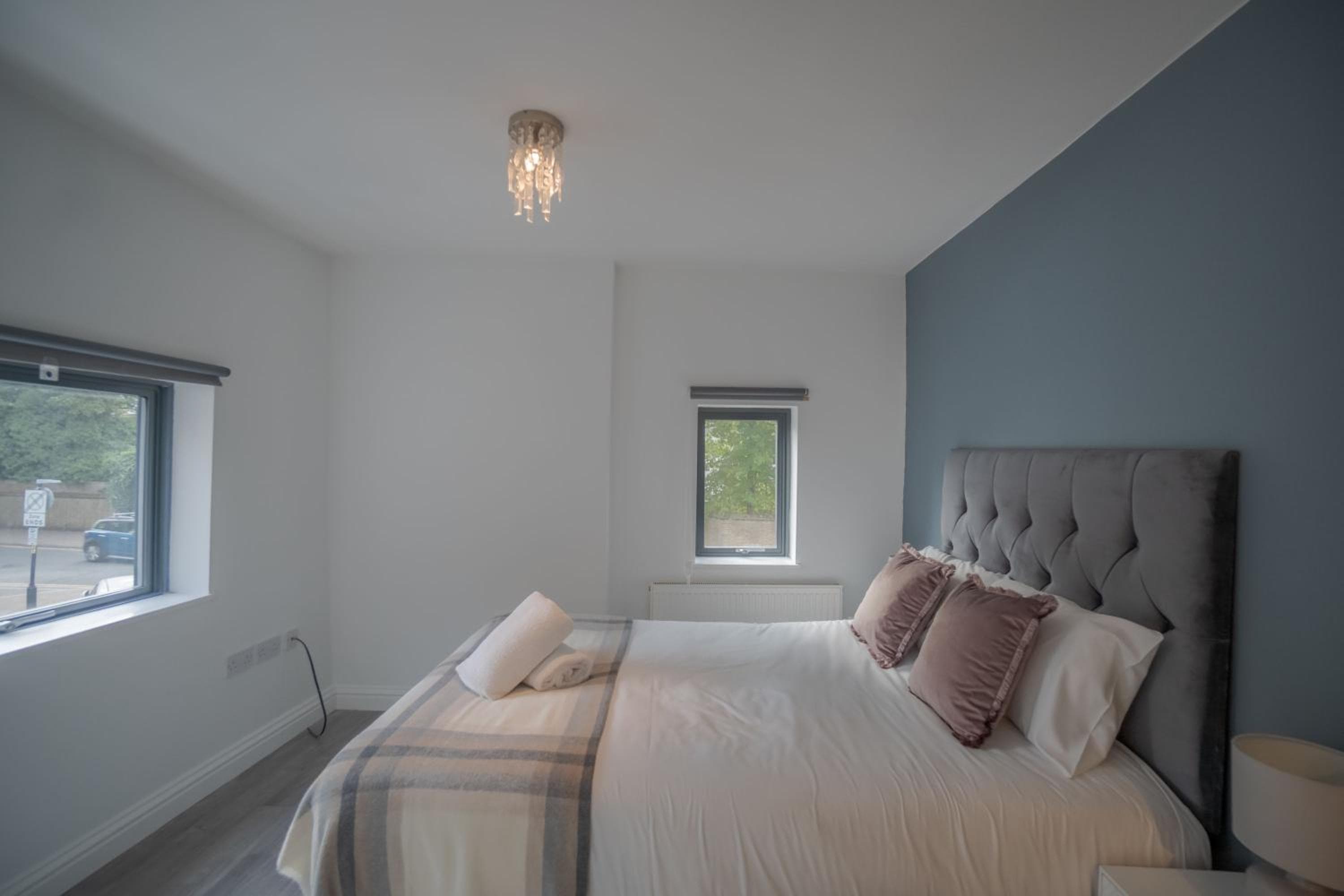 Windsor Castle & Shops On Your Doorstep & Parking
