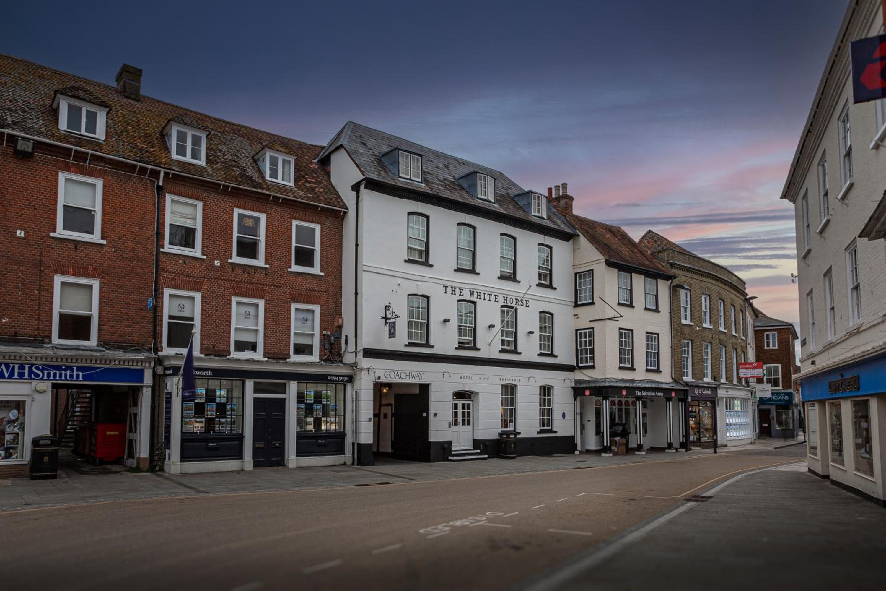 The White Horse Hotel, Romsey, Hampshire - The Coaching Inn Group