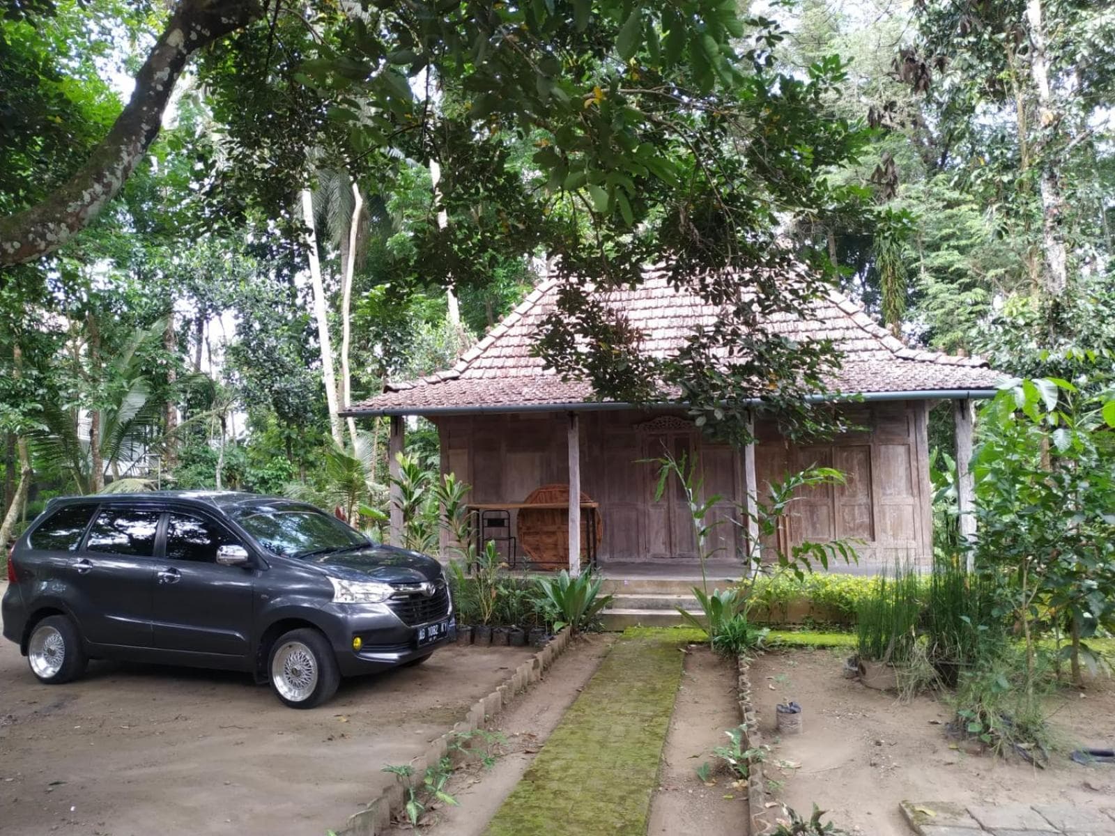 omah kayu jagalan