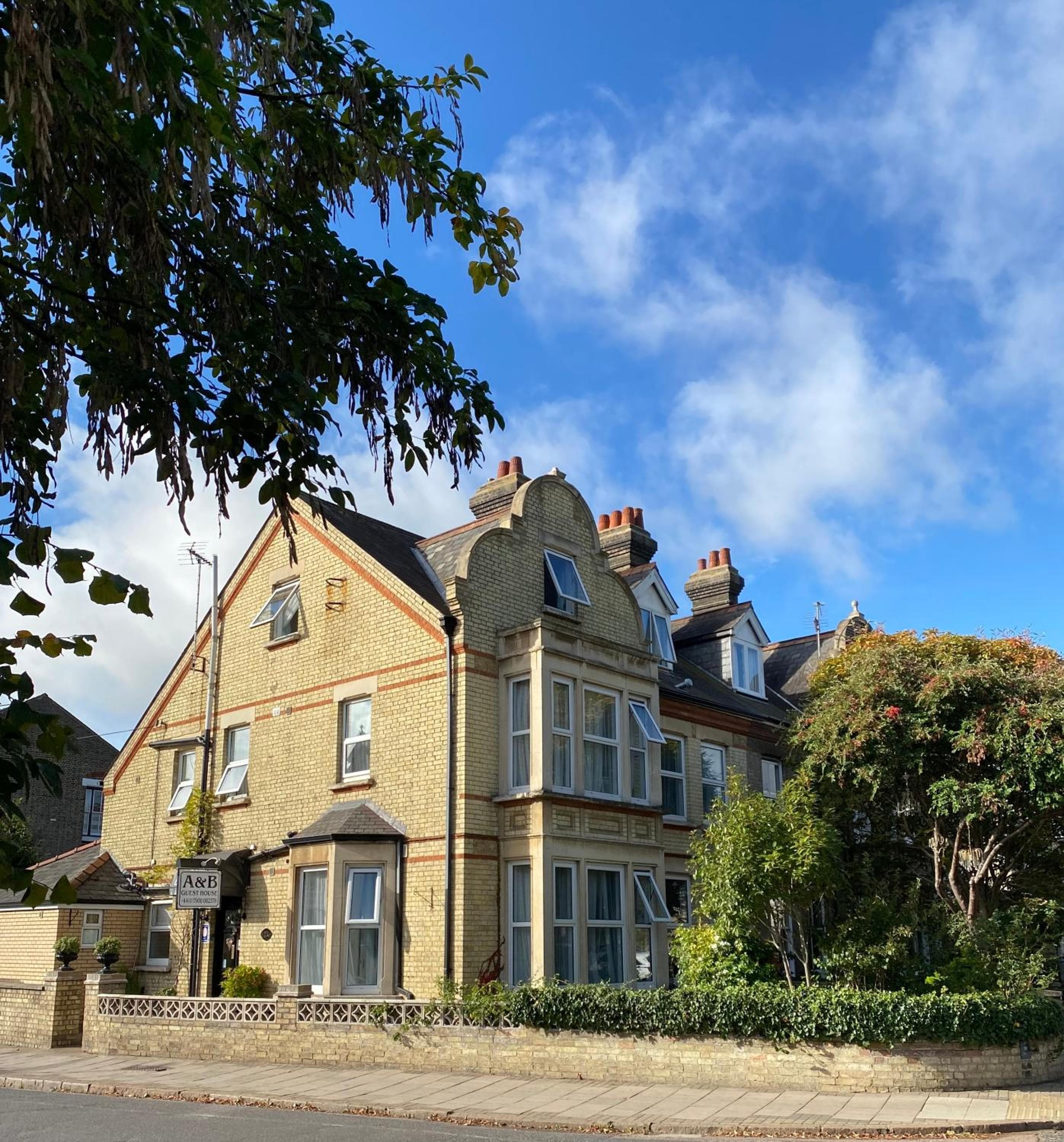 A & B Guest House Cambridge