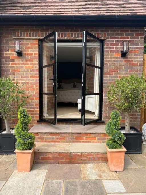 Boutique style self contained annexe with garden