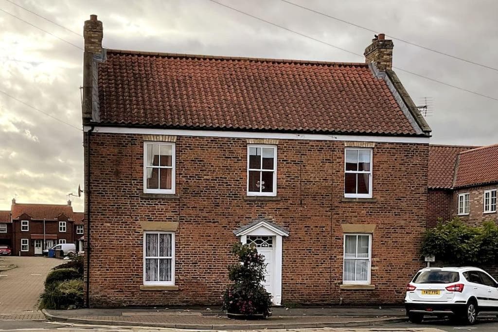 Apt D in Old Grade 2 Converted Farmhouse