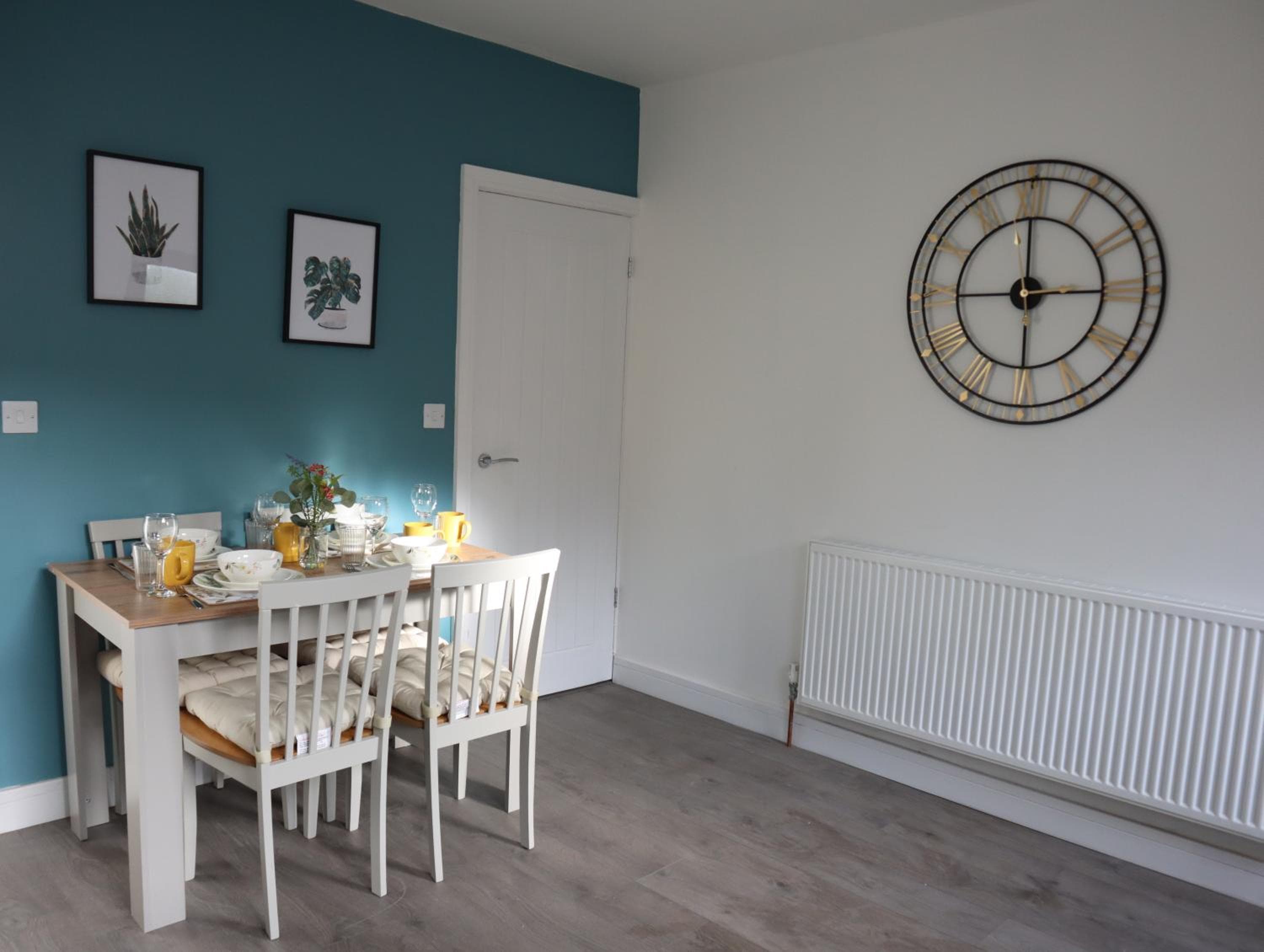 Sheffield 3-bedroom house with free street parking