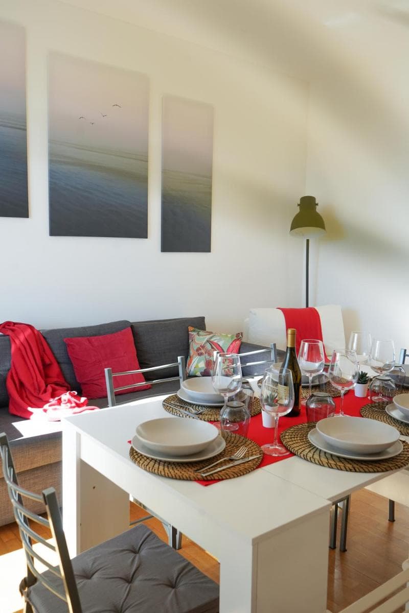 10 min from the Airport-Wifi-Free Parking