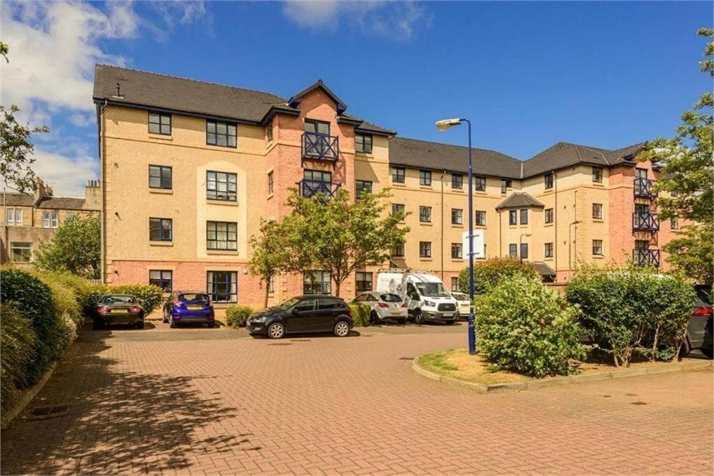 Cosy Roseburn Apartment, Edinburgh - 2 Bedrooms, FREE PARKING