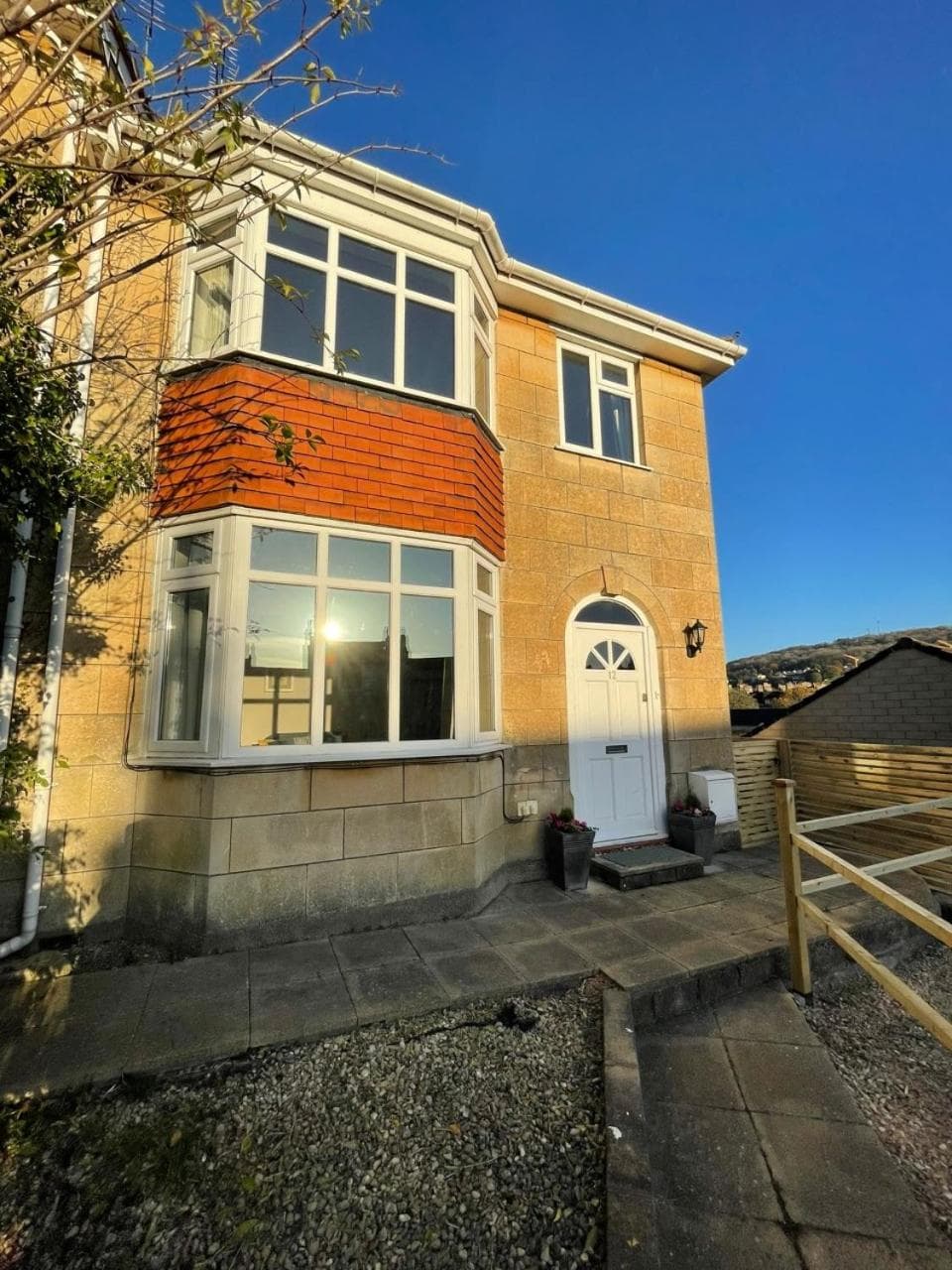 No 12 - Stylish & homely 3 bed with parking close to city centre