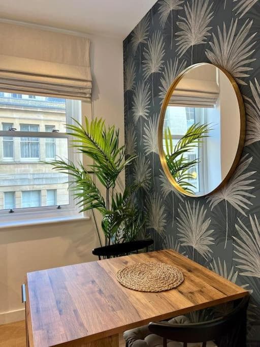 Contemporary Pied à Terre in the Heart of Bath