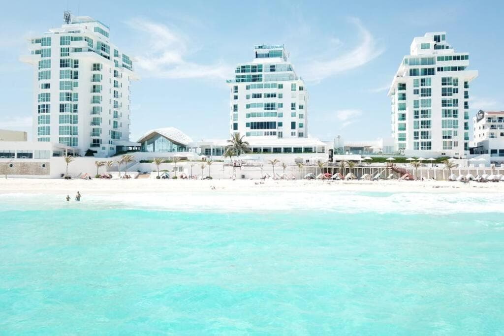 Estudio frente al mar con balcón privado e impresionantes vistas del mar caribe