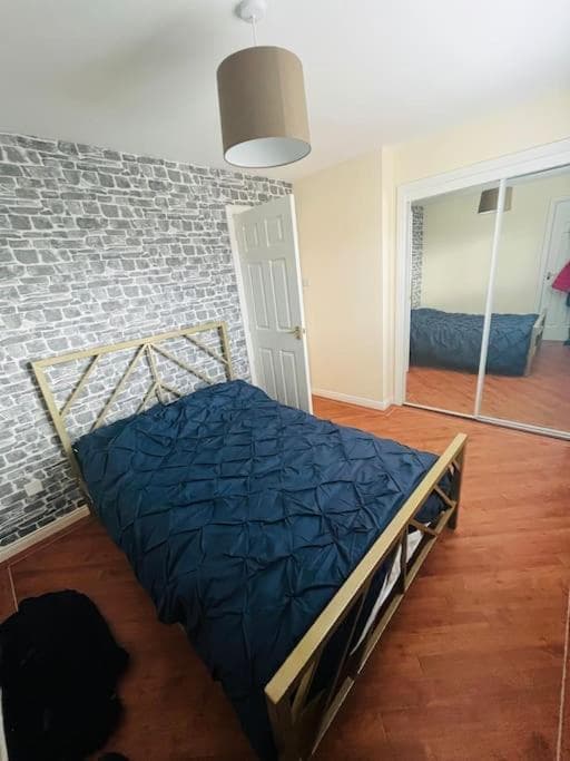 Lovely entire 2 Bedroom apartment