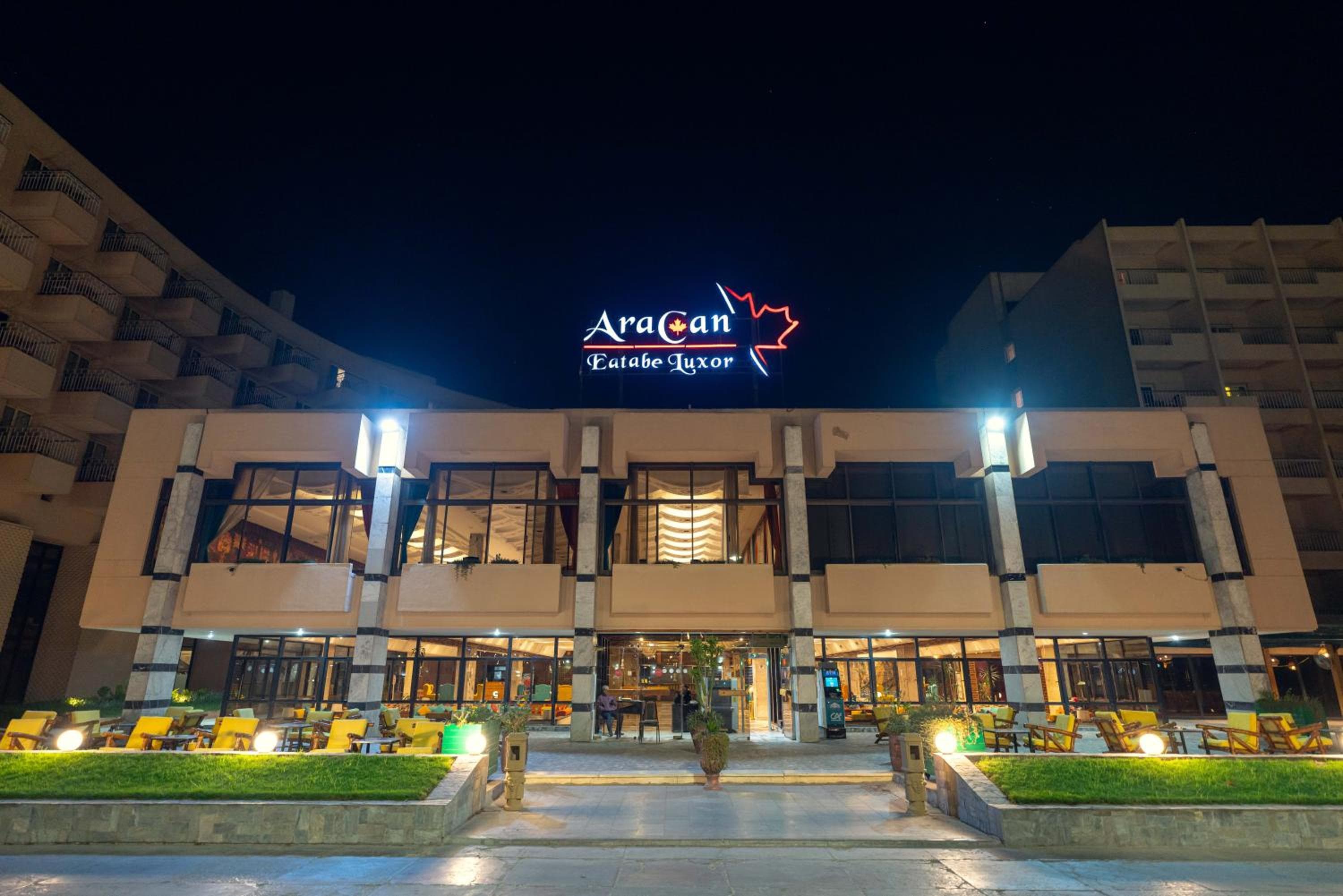 Aracan Eatabe Luxor Hotel