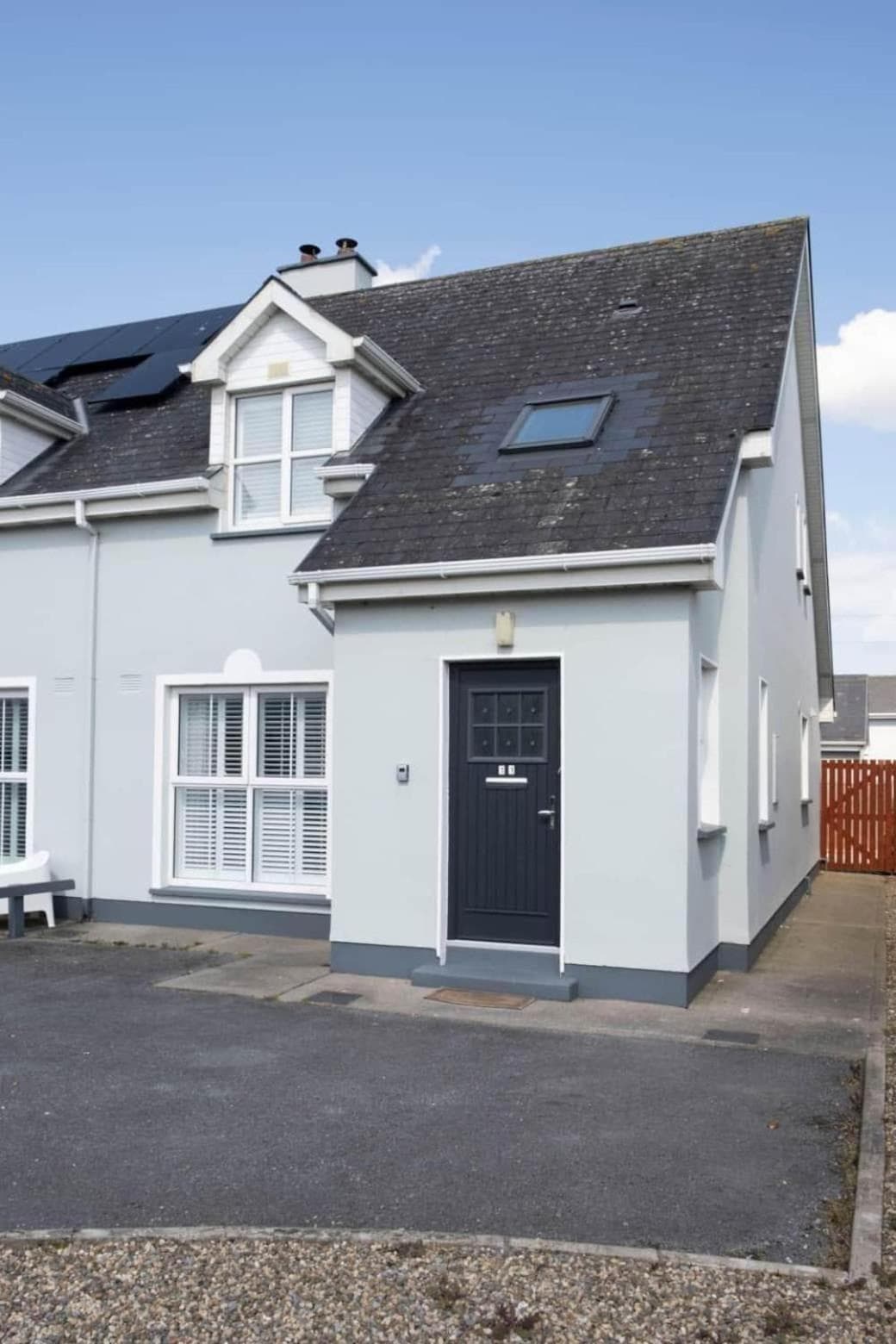 Modern newly refurbished house 10 minute walk from Lahinch