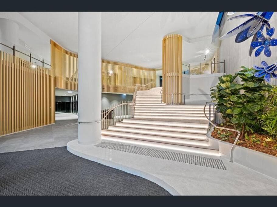 LvL29 Rooftop Pool Carpark Netflix by Stylish Stays