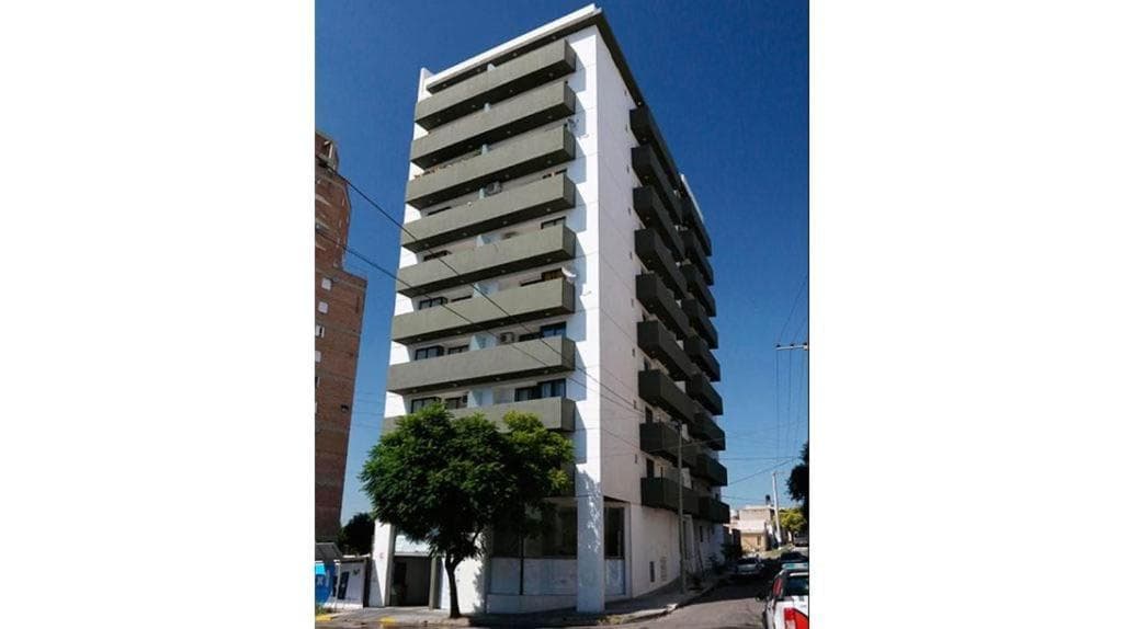 Departamento B° Guemes con cochera