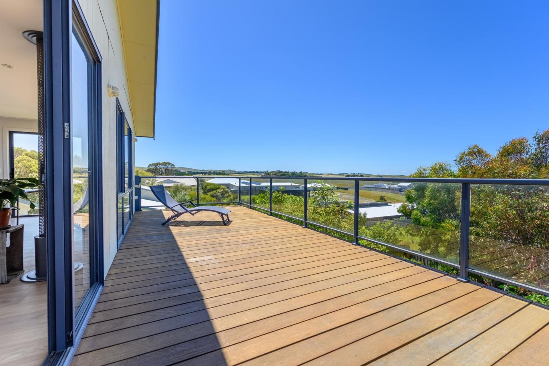 Ocean & Country Views, Spa, Pets Welcome, Fireplace - Your Ocean Oasis 10 minutes to Phillip Island