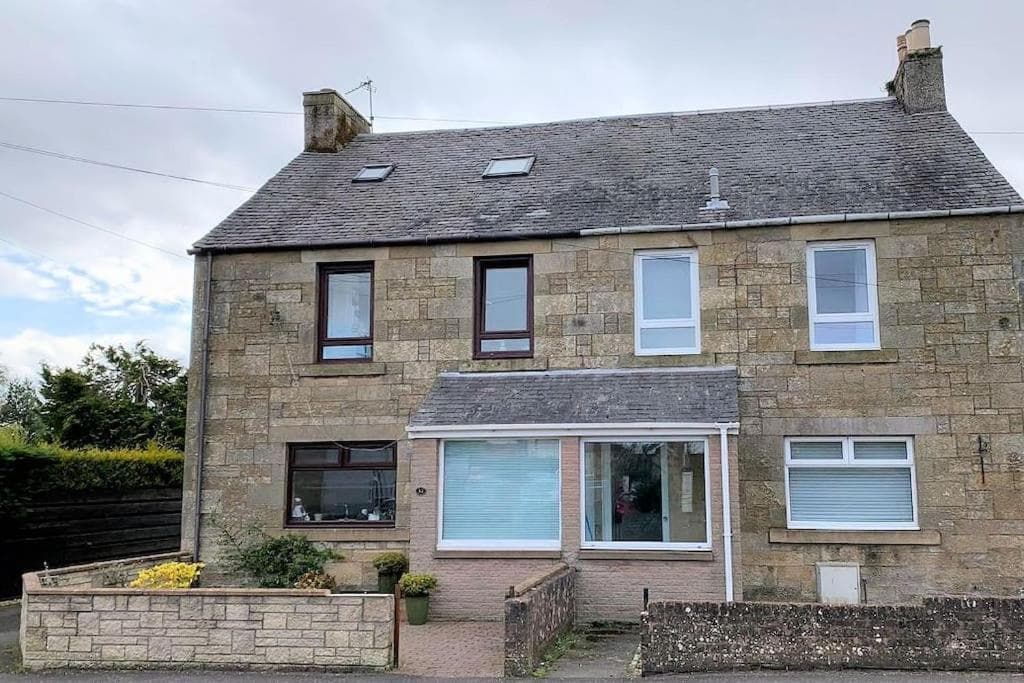 Modern 3 Bedroom home. A perfect base for Golfers