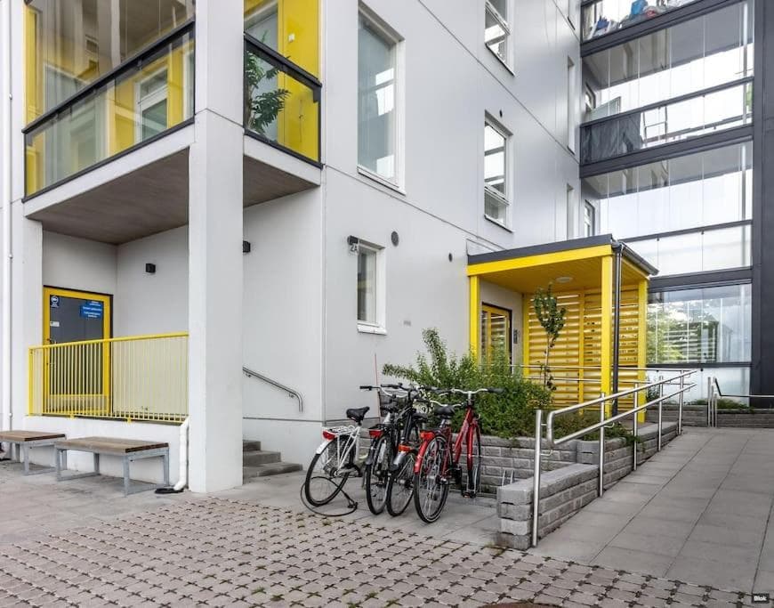 Bright studio apartment on the 6th floor