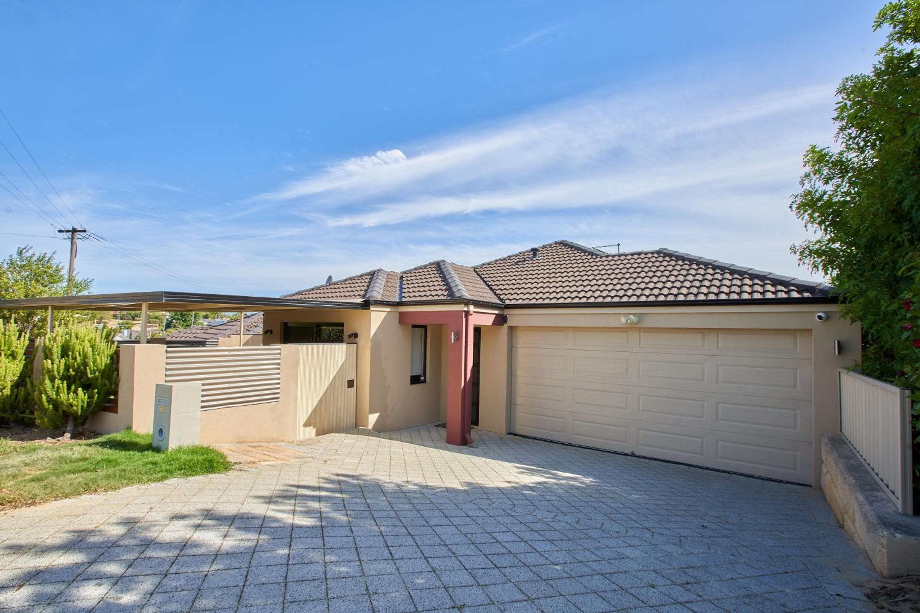 Gorgeous Family House near Shops