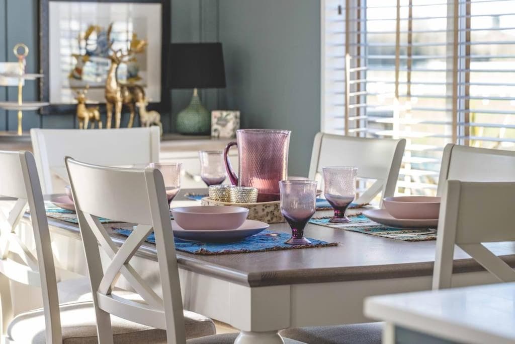 Waterfront Lodge Windsor Racecourse Marina - By Tempstay