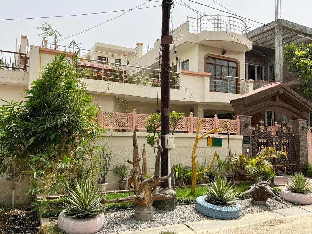 Colonel's Abode