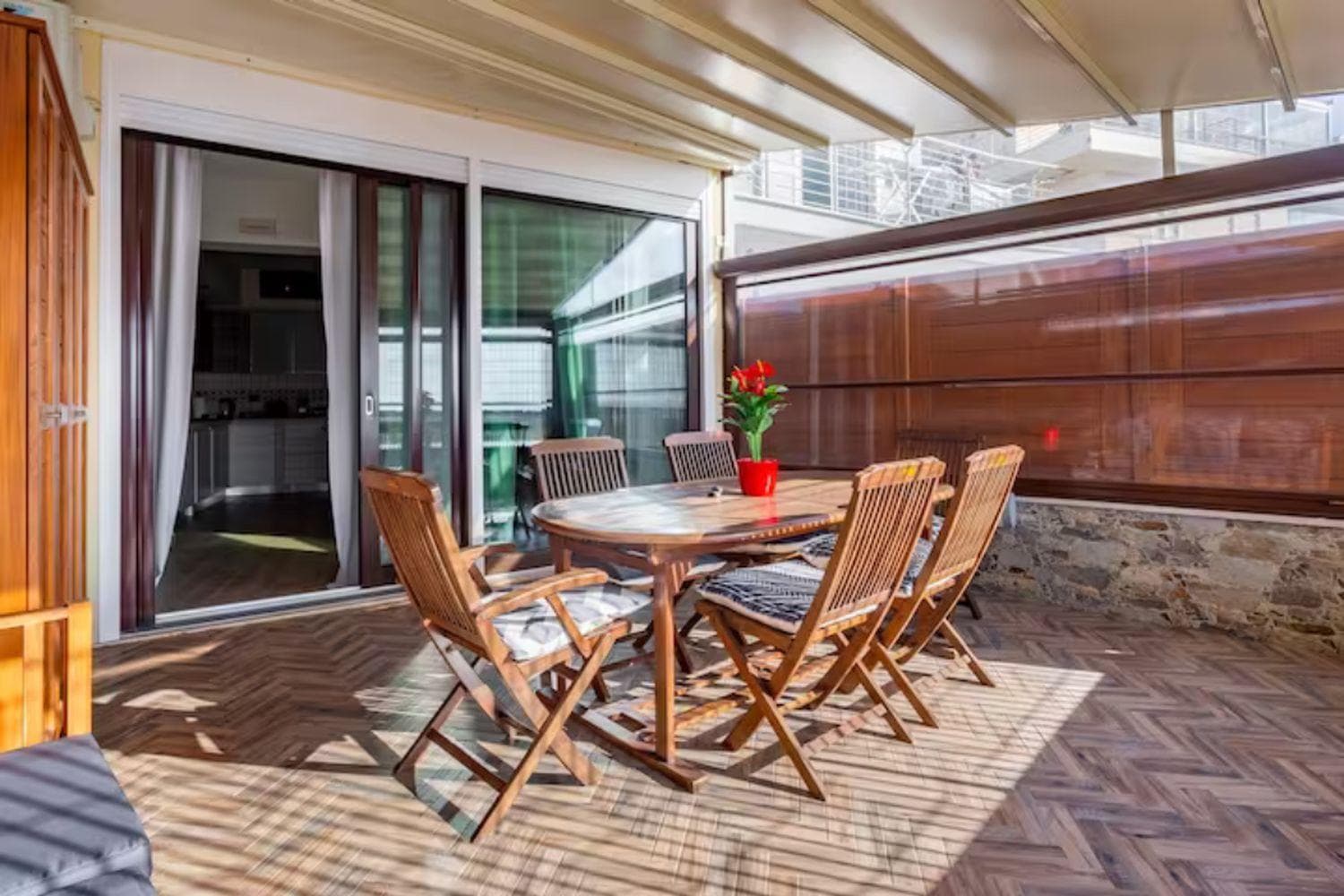 Lighthouse Beach Apartment - Terrace on the Sea - 10 min Airport