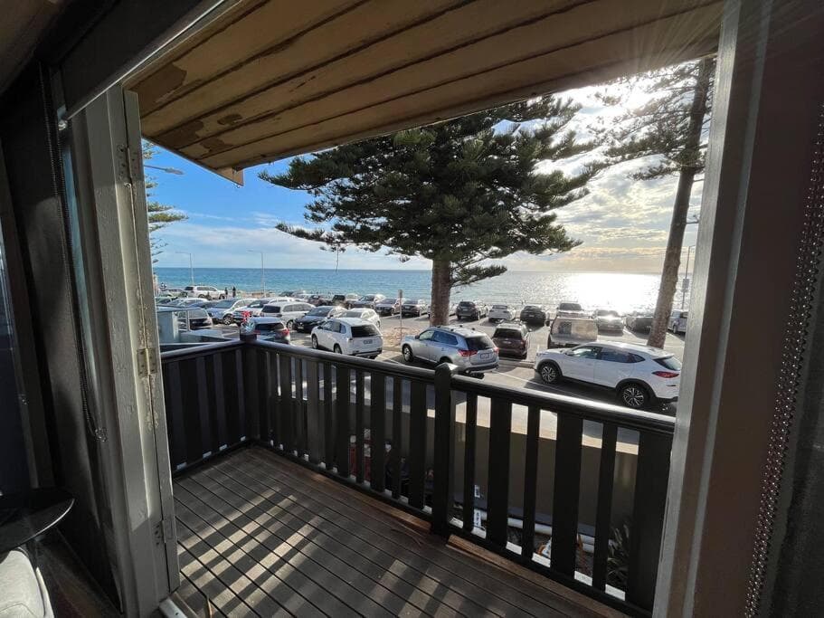 Rawsons shack Beachfront unit suits single or couple
