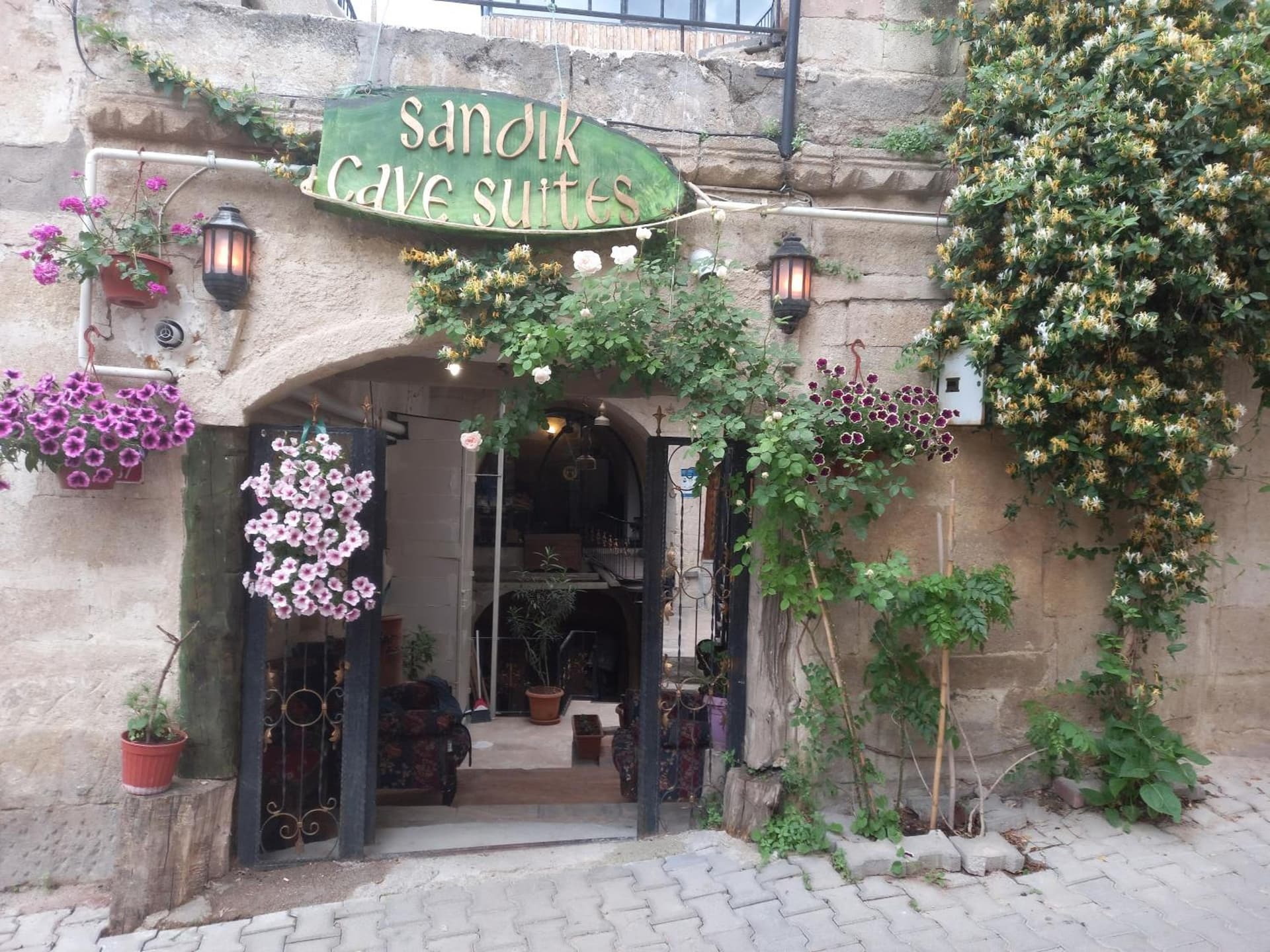Sandık cave house