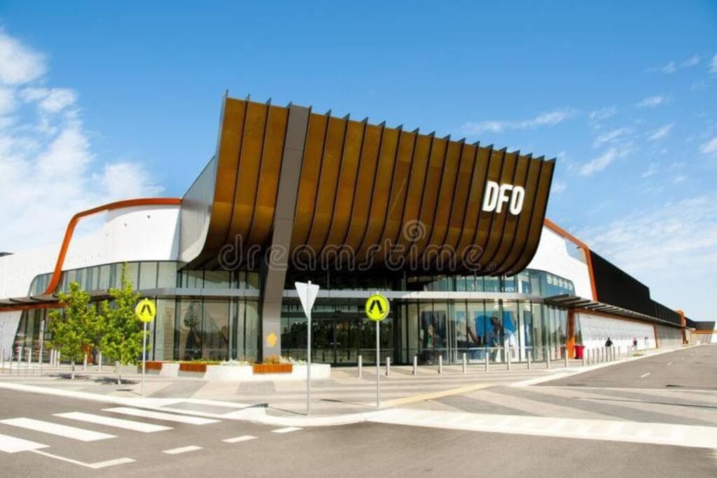 Smart Modern Close City/Airport WIFI/Park/Netflix