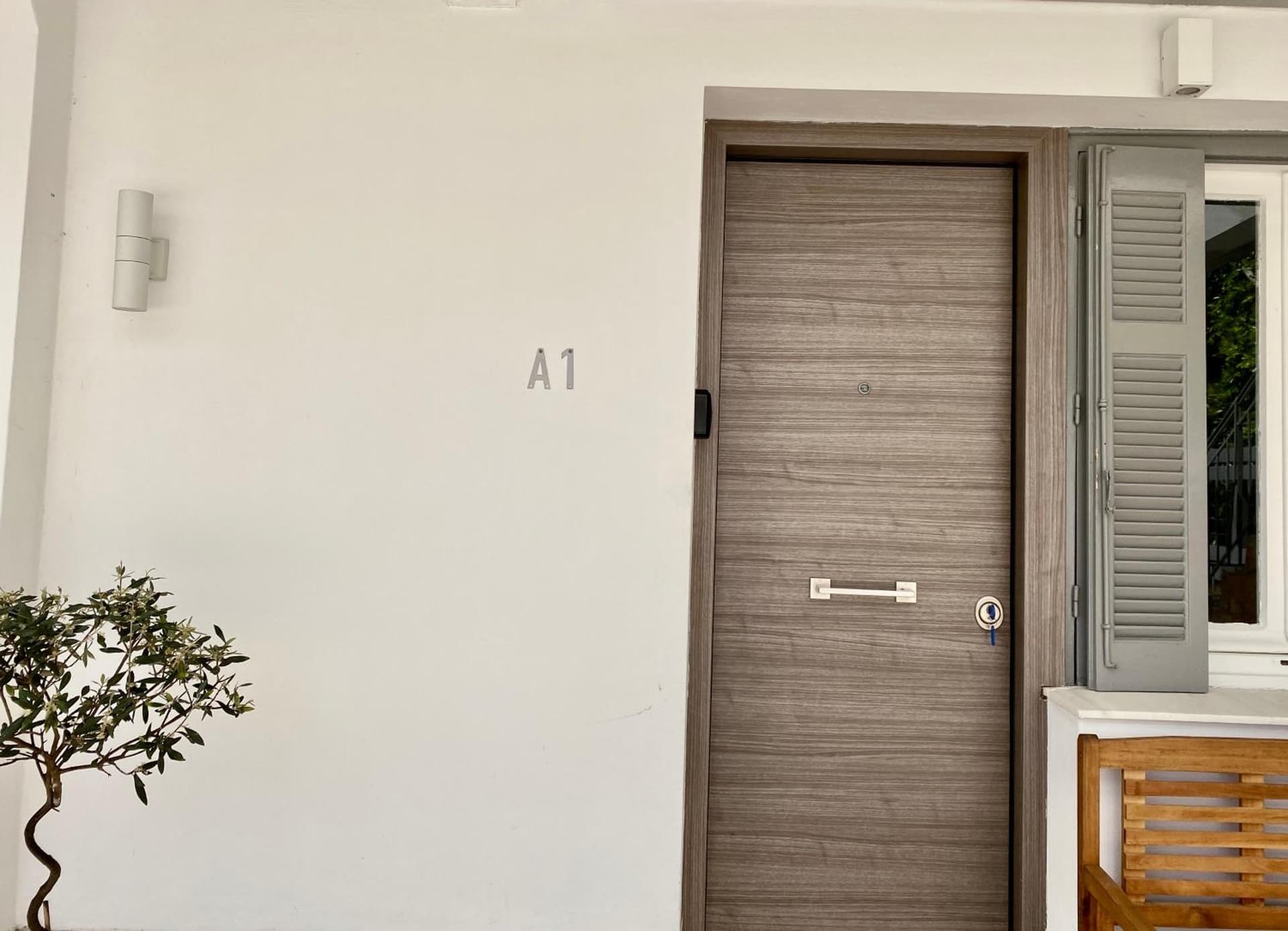Flight Apartments Airport by Airstay