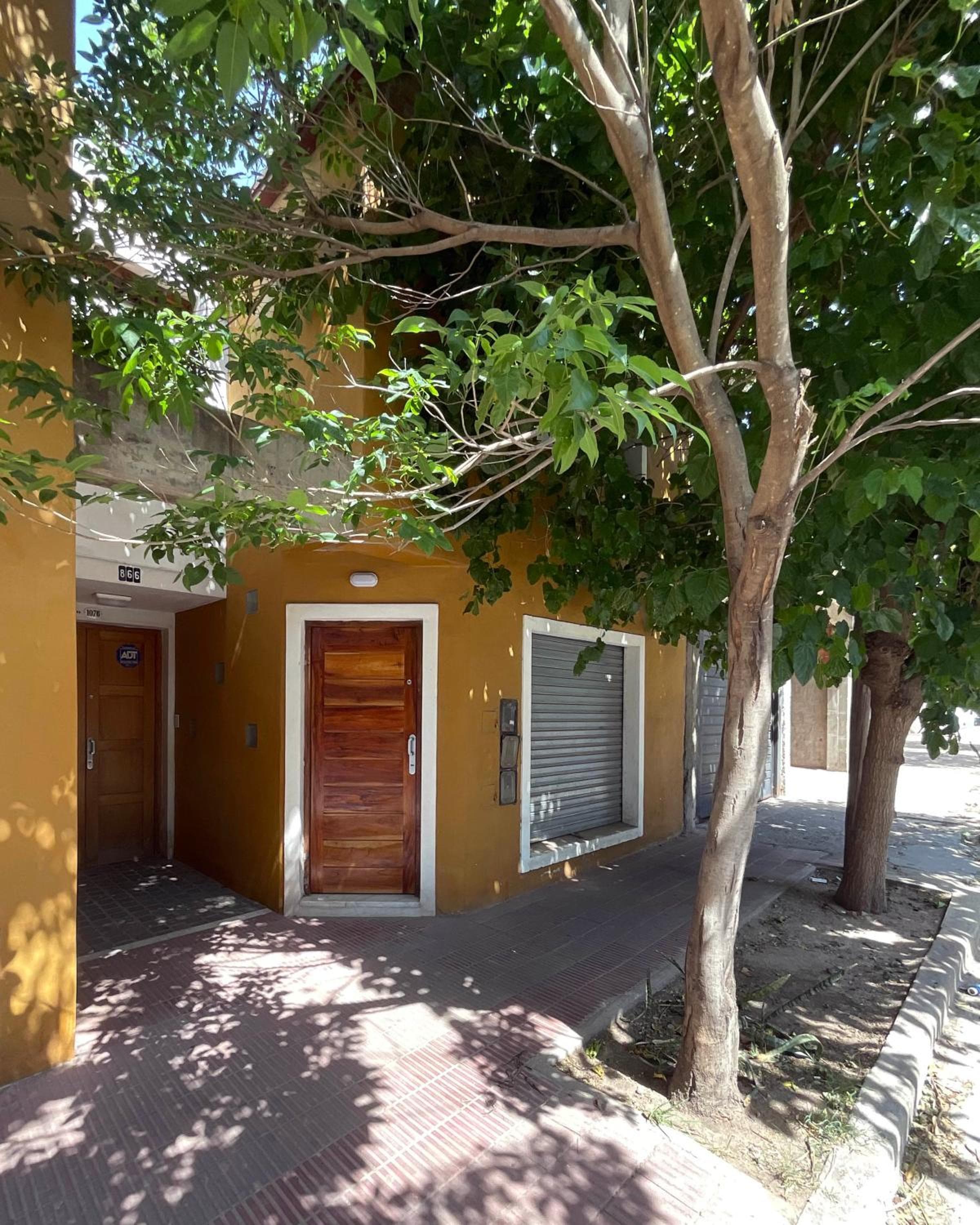 Encantador Duplex cerca de todo