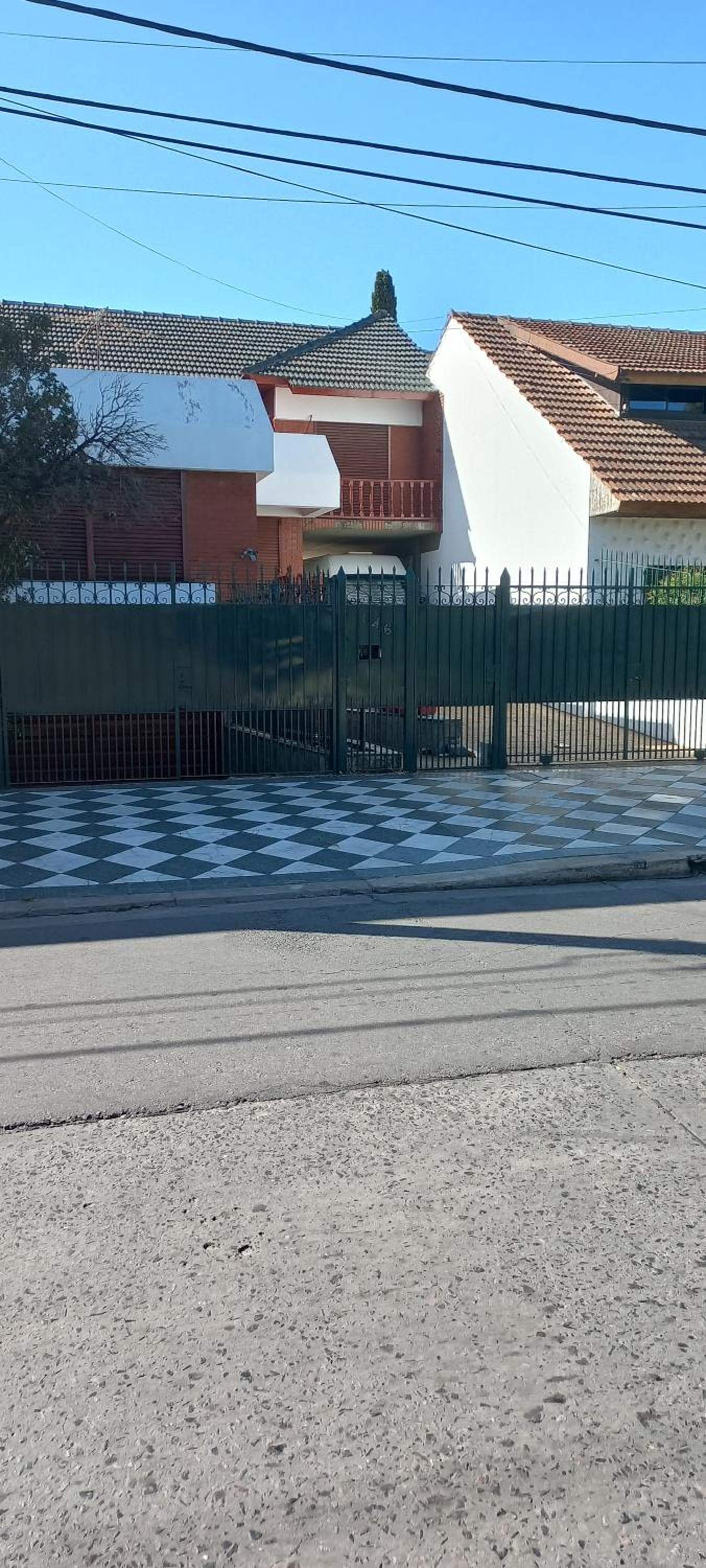 Casa Privada Monte Grande y cochera
