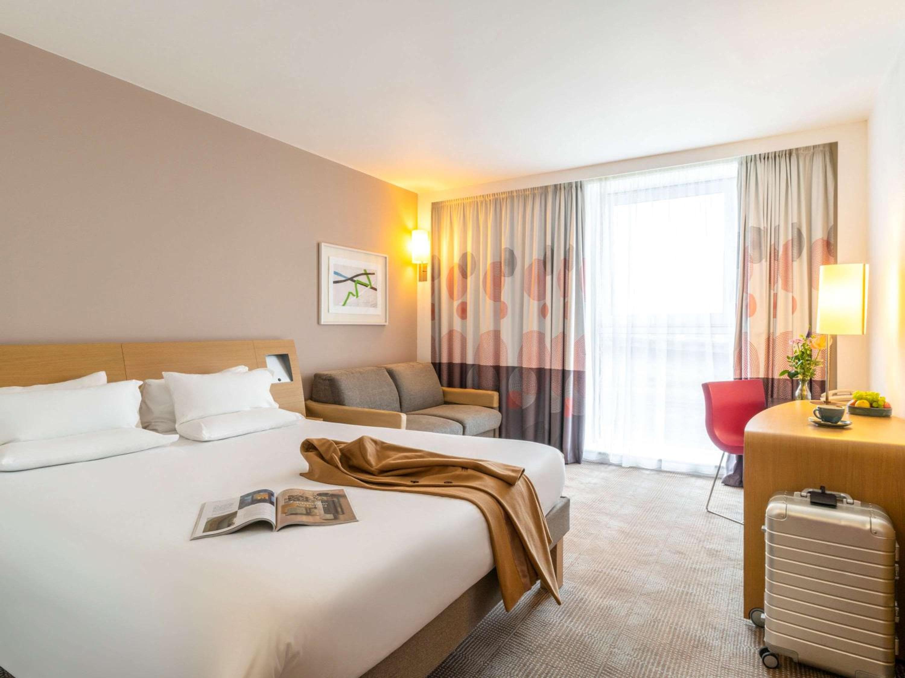 Novotel Edinburgh Park 4