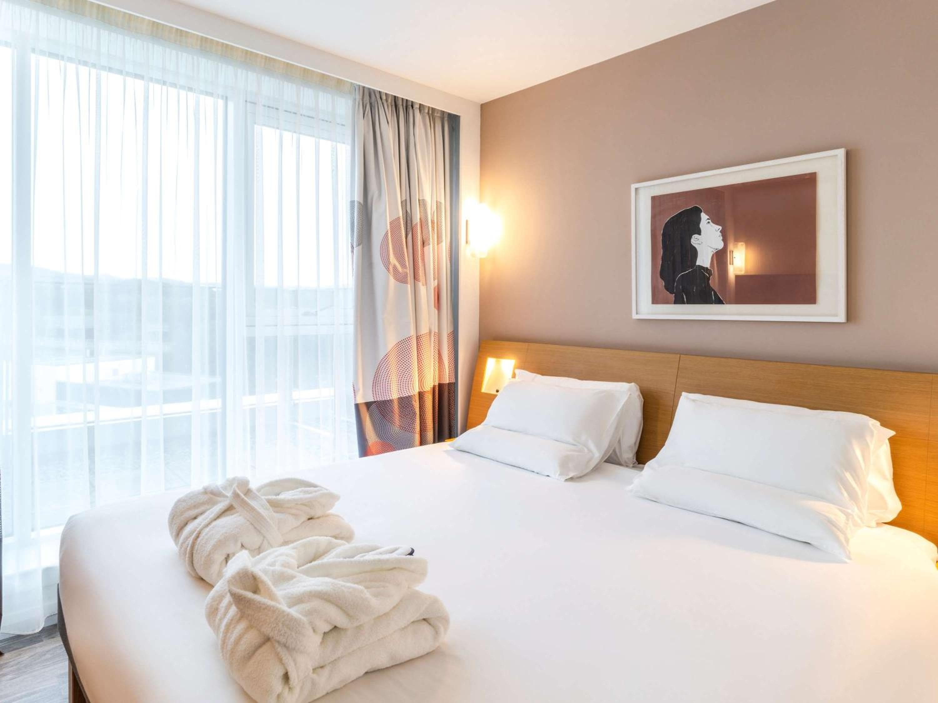 Novotel Edinburgh Park 5