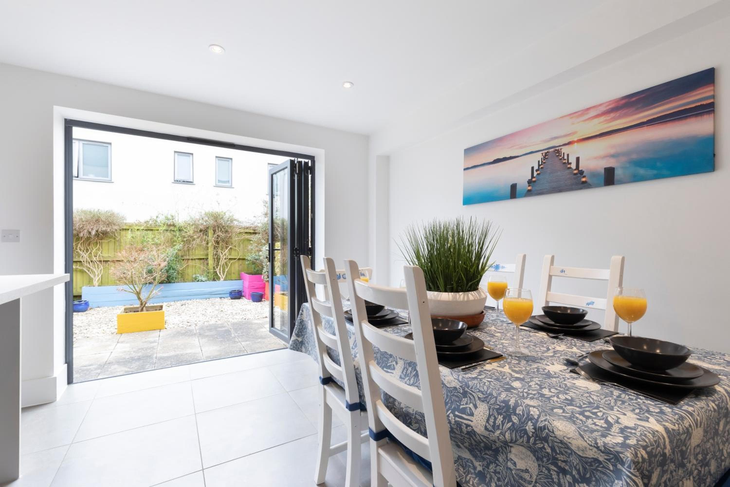 Modern & Spacious Home in Central Cheltenham