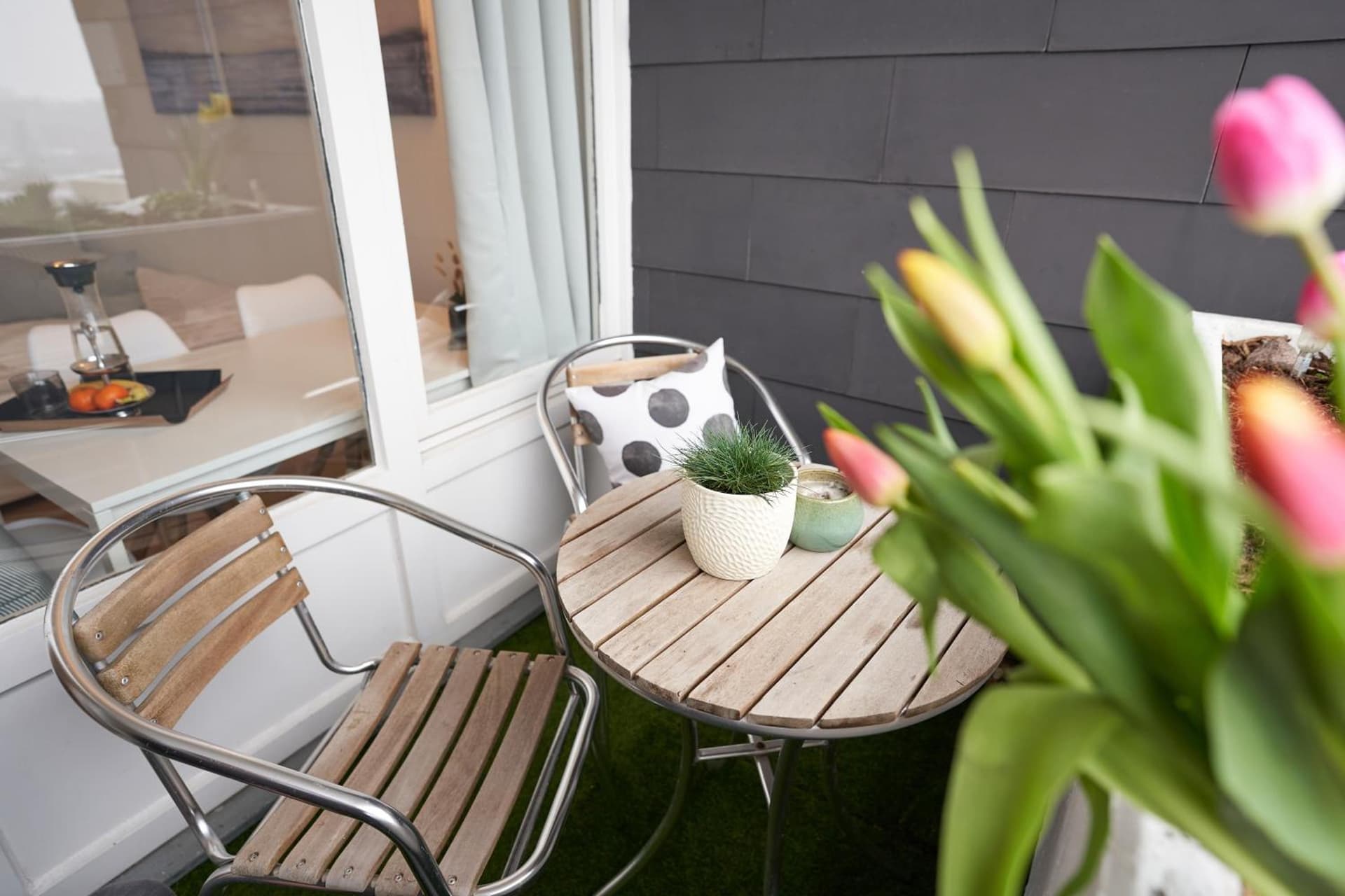 Gemütliches und helles Studio Apartment mit Balkon, Badewanne, WLAN, Parkplatz