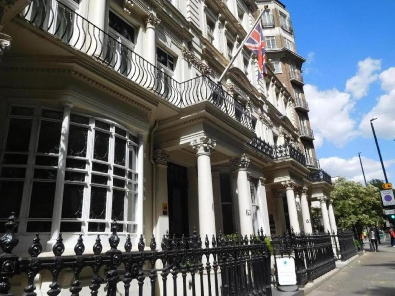 Hotel 63
