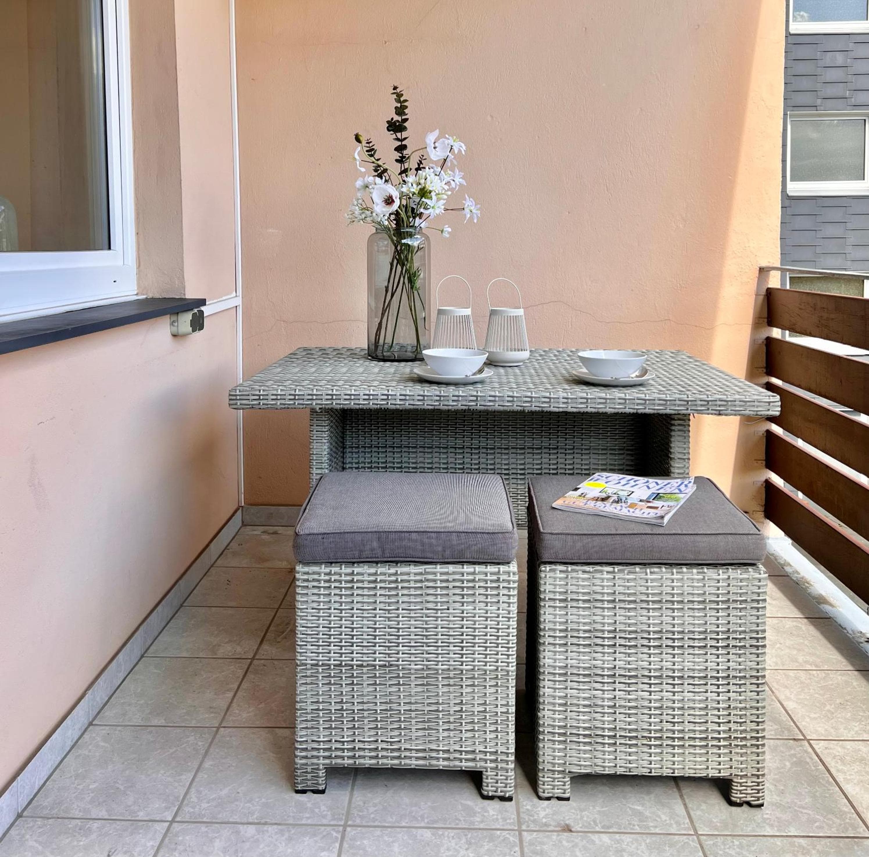 SABE APARTMENT: BALCONY + FREE PARKING + NETFLIX