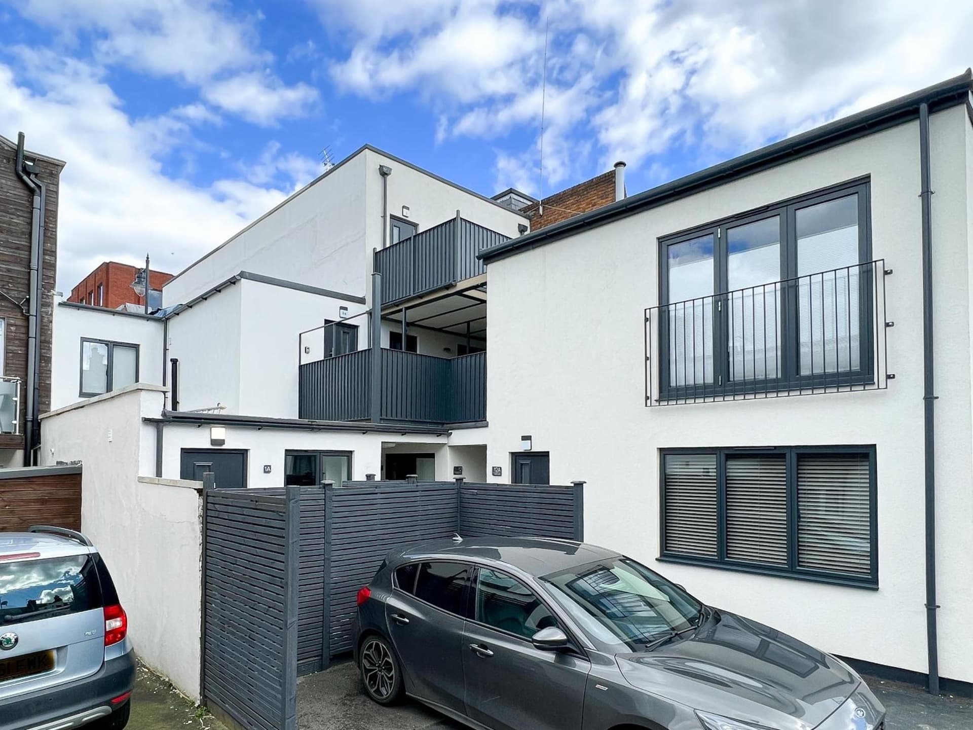 Central Windsor 1BR, Steps from Attractions
